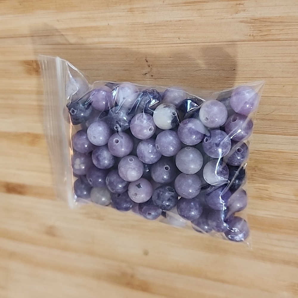 100 pcs. 8mm Purple Mica beads